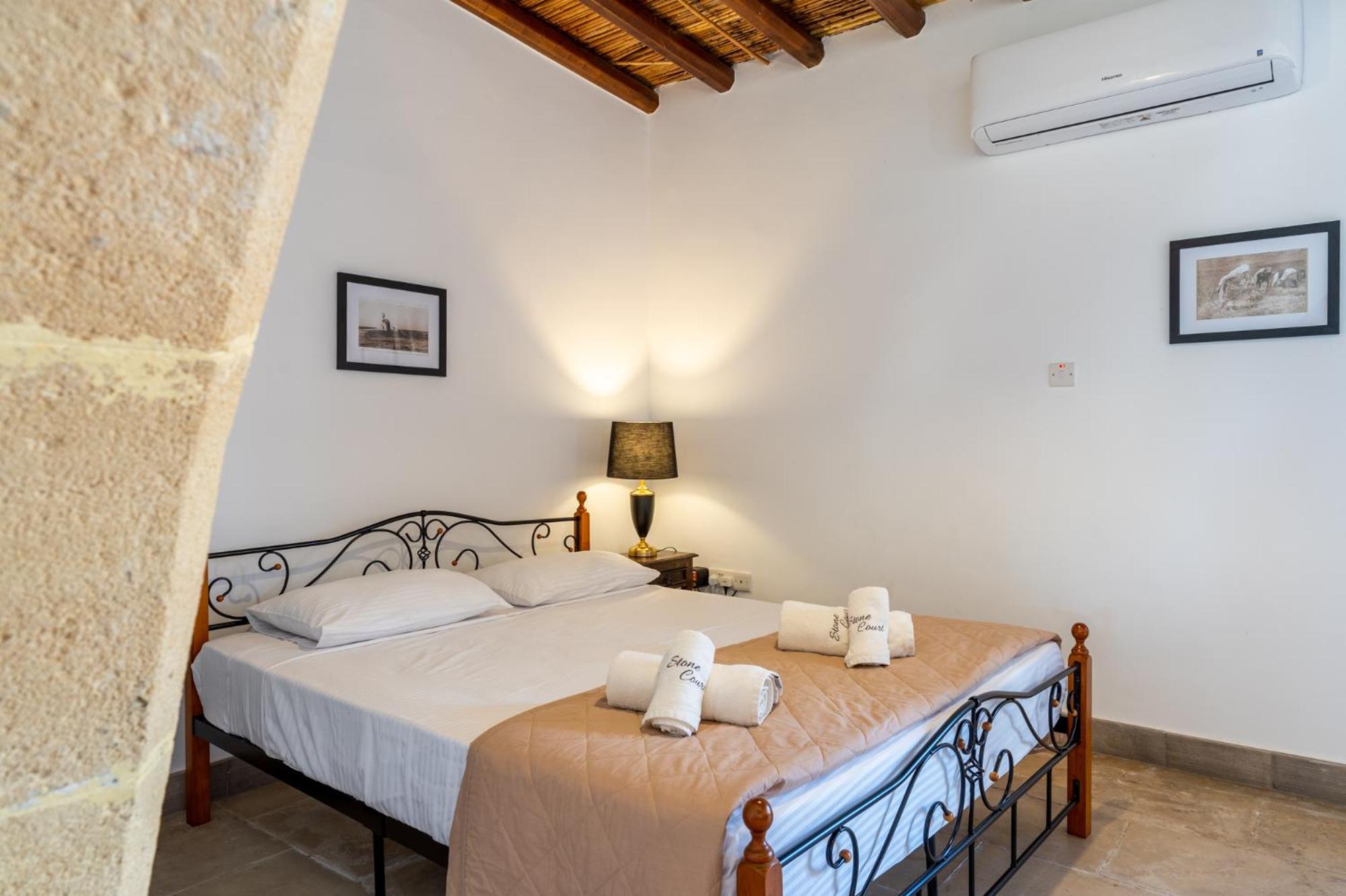 Stone Court Boutique Studios Miliou Ngoại thất bức ảnh
