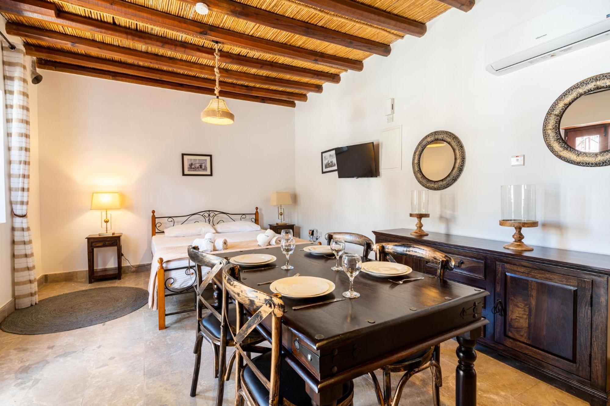 Stone Court Boutique Studios Miliou Ngoại thất bức ảnh