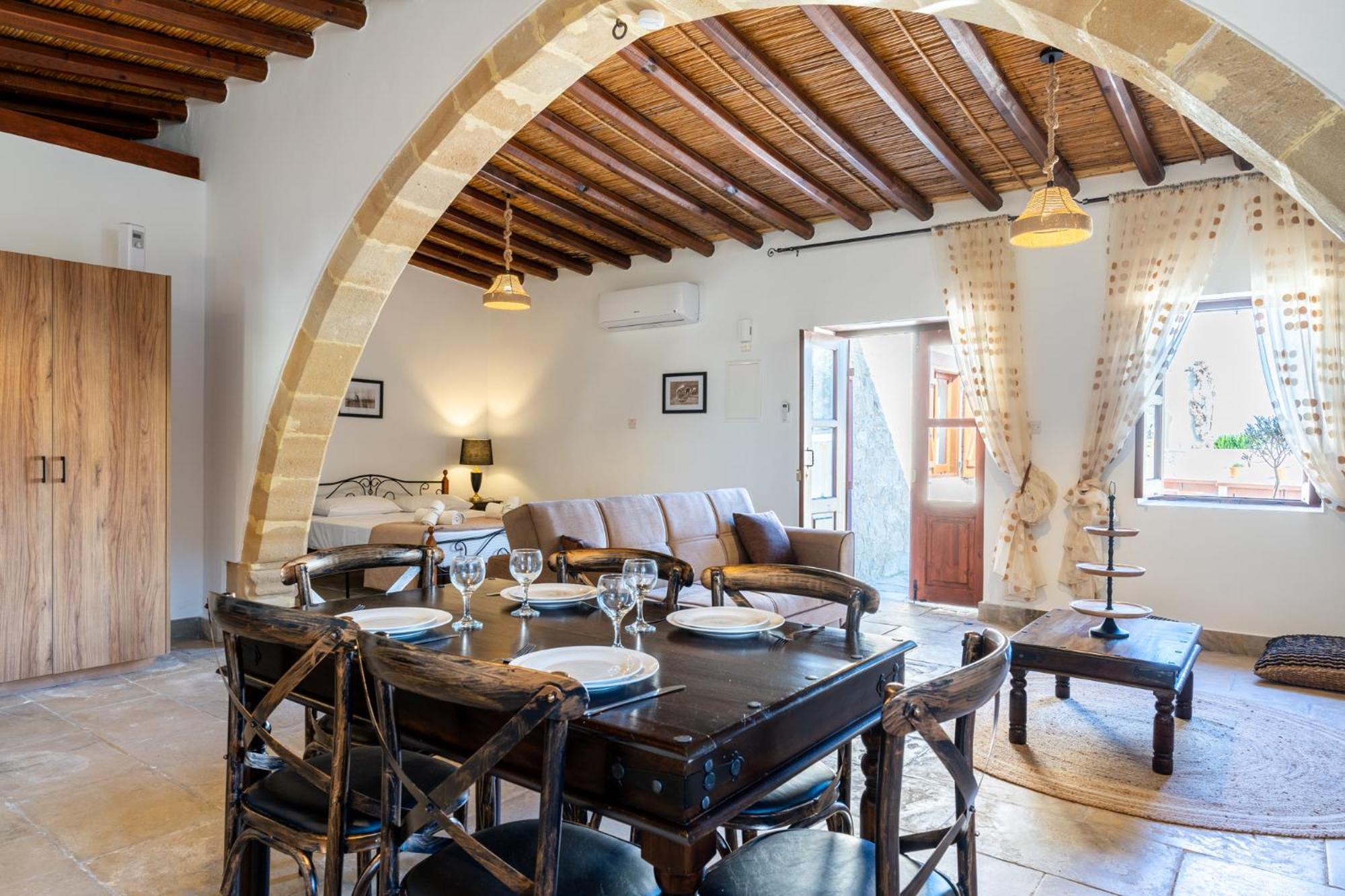 Stone Court Boutique Studios Miliou Ngoại thất bức ảnh