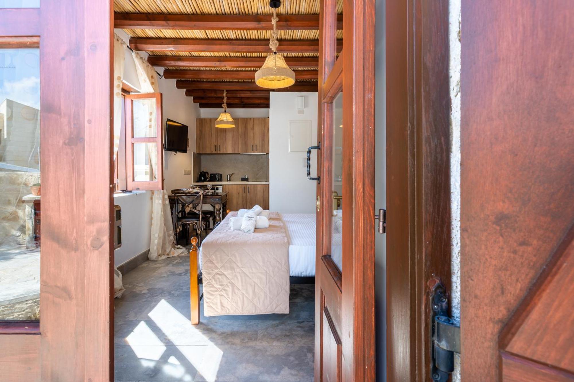 Stone Court Boutique Studios Miliou Ngoại thất bức ảnh